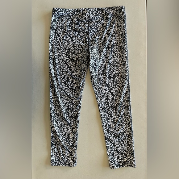 Nike Women’s Pronto Essential Running Crop Pants Tights Black/White Leggings - Picture 8 of 9